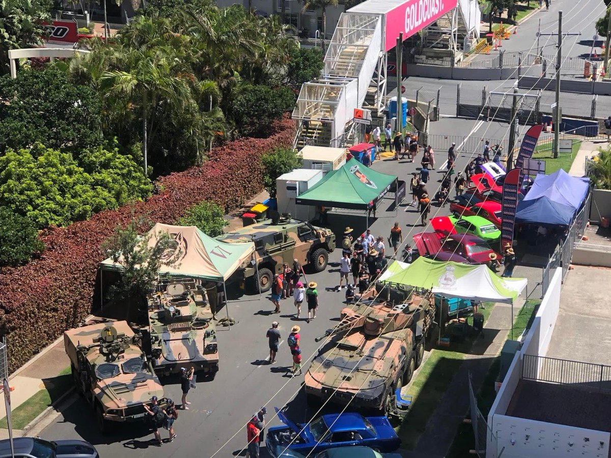 COMD7BDE's tweet image. 7 Bde contributing to Army in the Community. 2/14th LHR provided personnel to support towns in NSW impacted by flooding as part of OP FLOOD ASSIST and unit displays at of Gold Coast 500