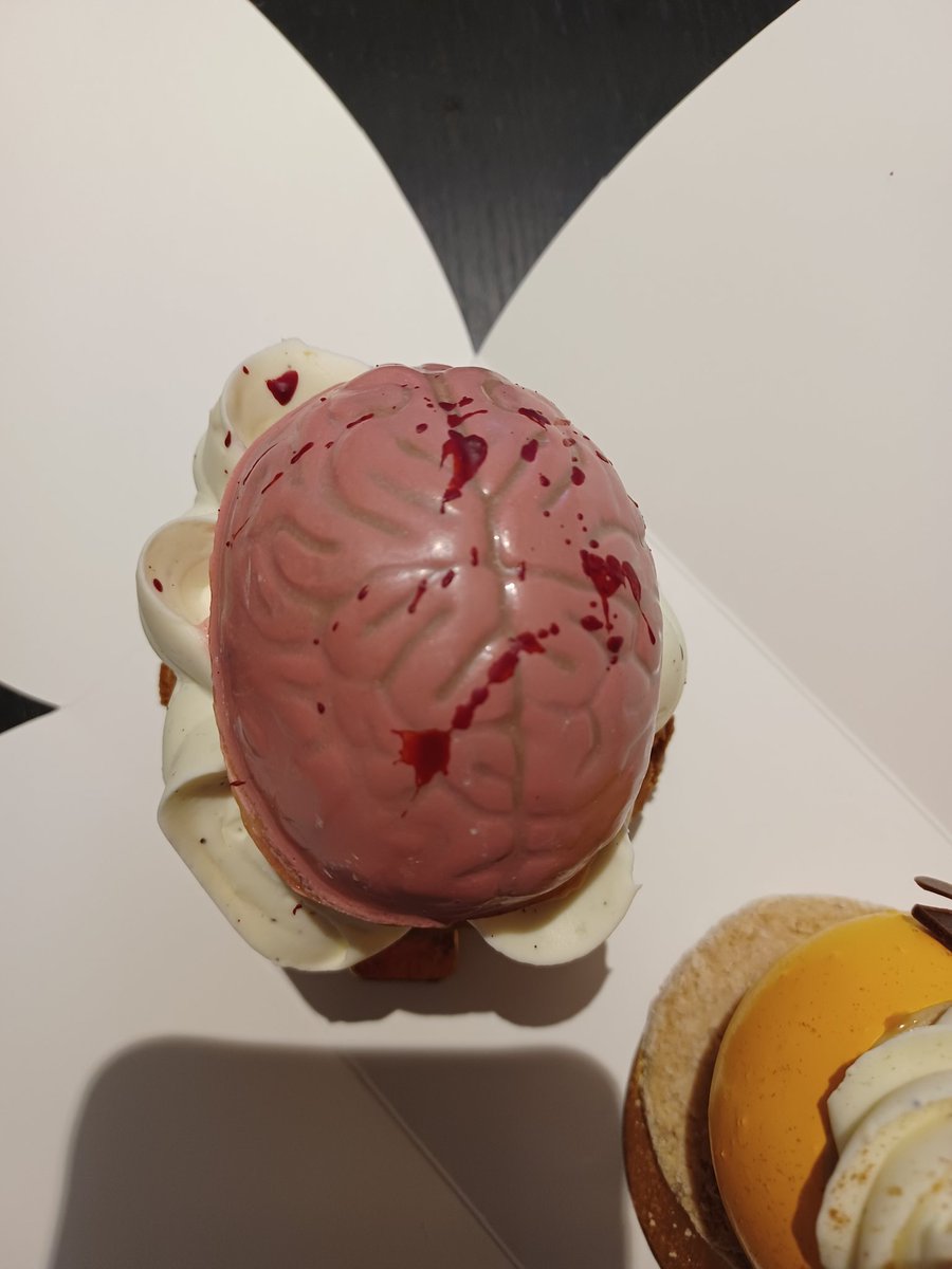 because, you know I love Brains
#kelownabc #karat #desserts