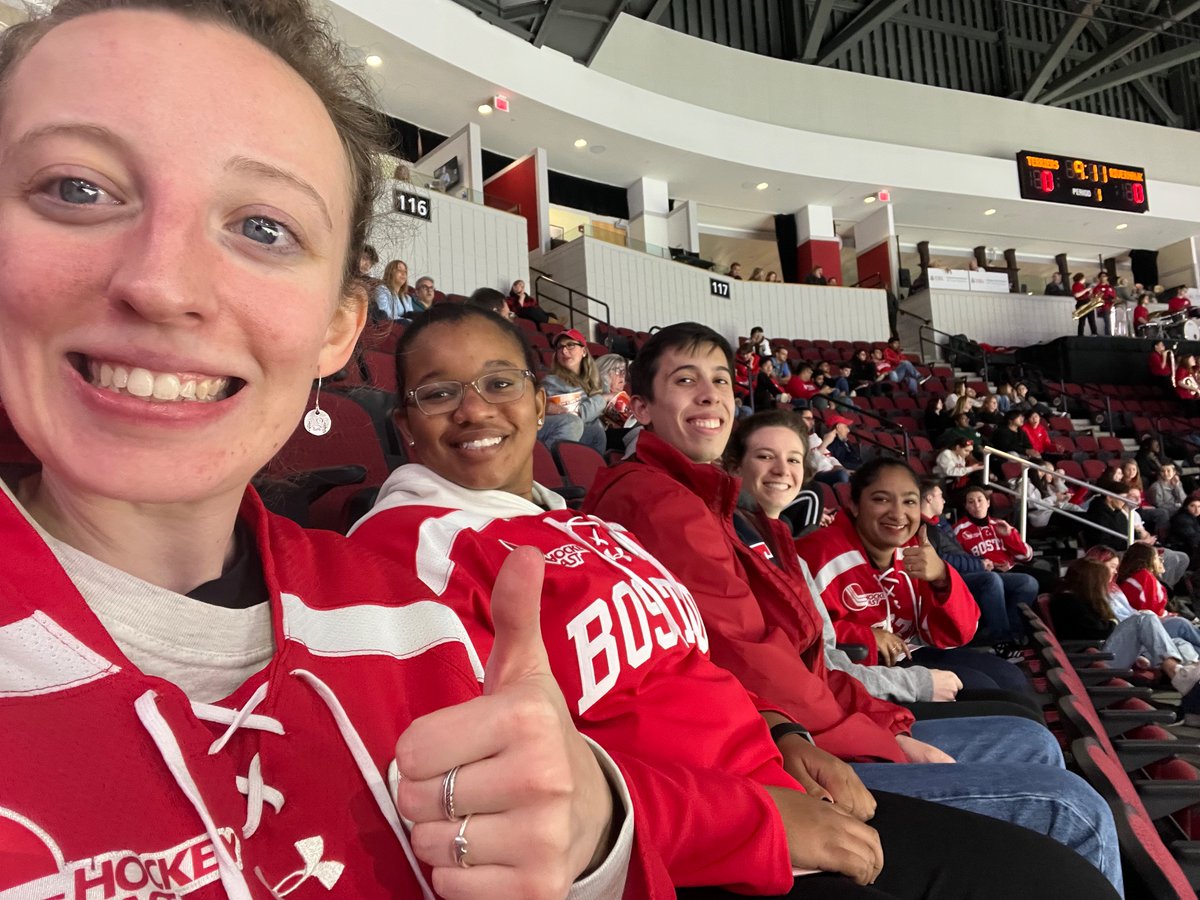 Lni4818's tweet photo. Beat LOL I mean Lowell! #pepsifanphoto @AgganisArena https://t.co/Hbtva4zpS9