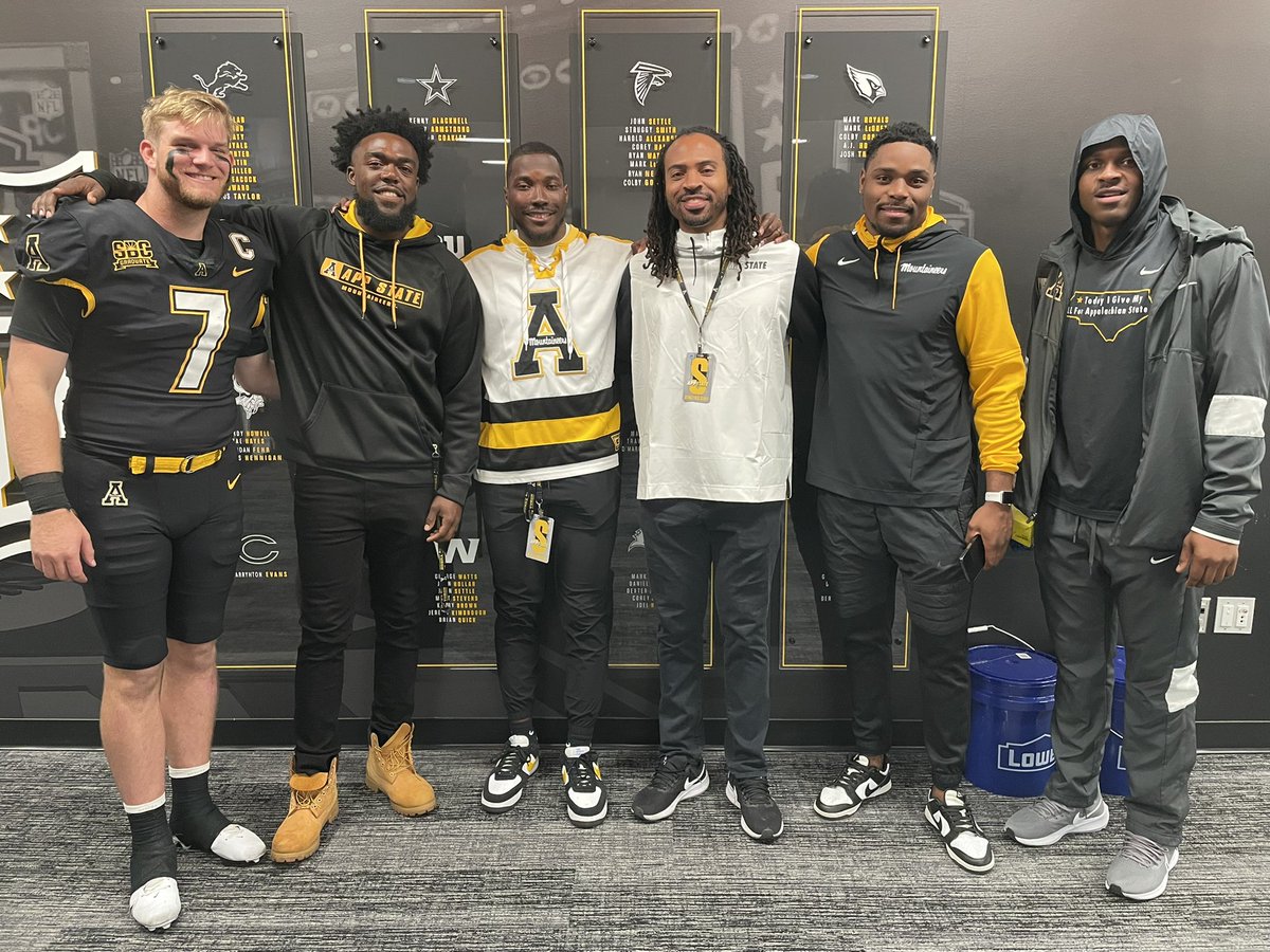 21DM_ERA's tweet image. Mountaineers Win! 
Homecoming Vibes! #AppState