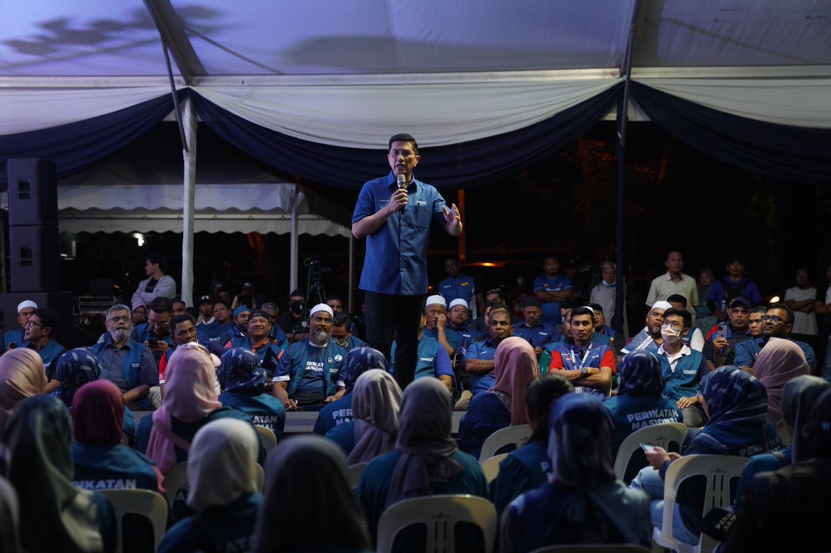 Sambutan yang luar biasa buat Perikatan Nasional di Gombak malam semalam. Ribuan yang hadir sama ada pimpinan, jentera, aktivis dan pendukung adalah pejuang-pejuang yang akan mempertahankan Gombak sebagai kubu kuat Perikatan Nasional di Negeri Selangor.