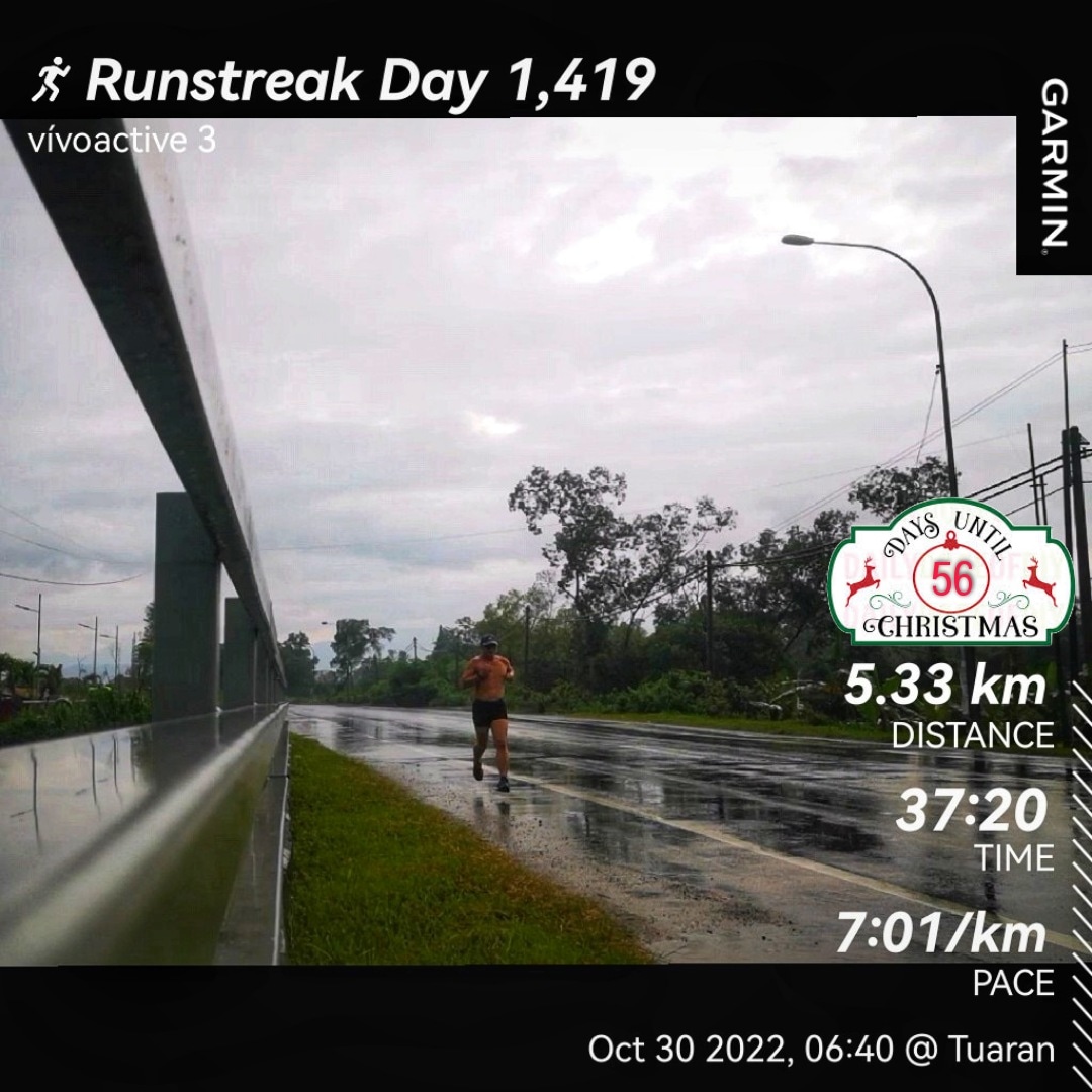 Paling sa suka, ujan 😁
Day 1,419 One thousand  four hundred nineteen ° days of  #RunStreak
*
Sakit lari, tapi lebih sakit tidak lari. 
*
• #run #running  #Running8Home  #runner #runforlife  #runnerscommunity #runnersofinstagram 
#runningday #runnersworld  #runningviews