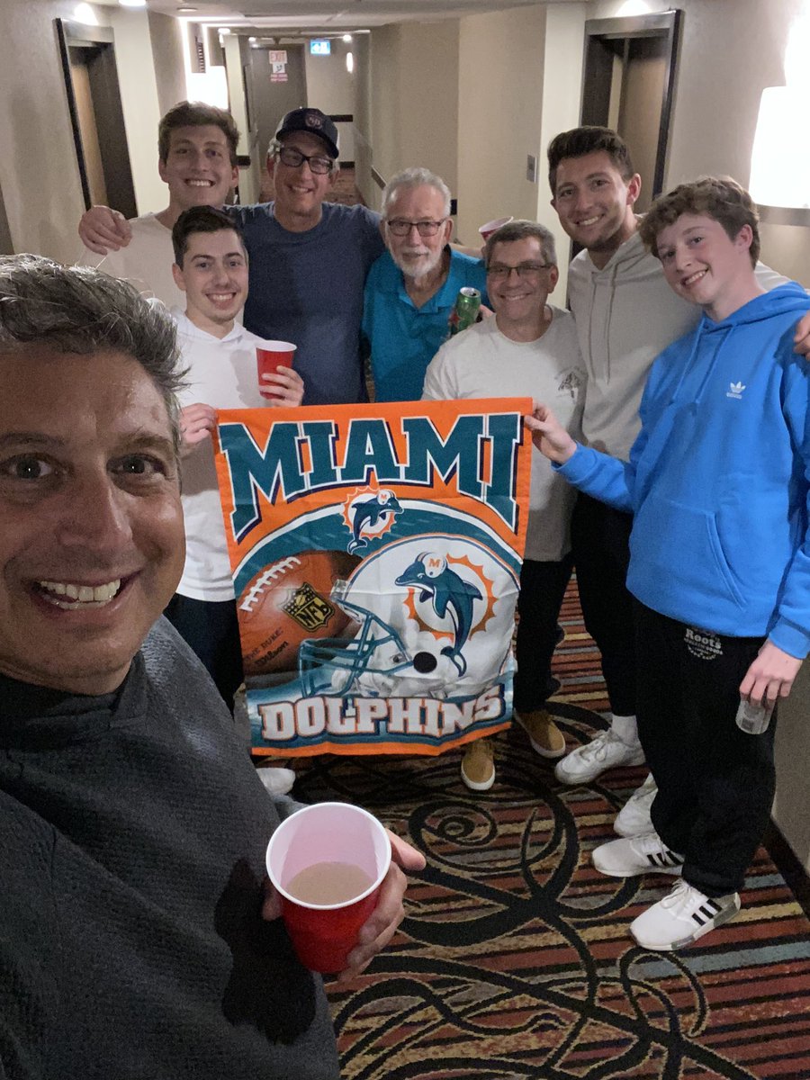 Toronto <a href="/MiamiDolphins/">Miami Dolphins</a> fans are ready!! 🇨🇦#finsup <a href="/DolFanBandits/">Fins Bandits</a>