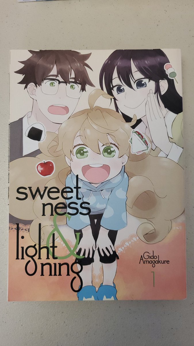 Today's Manga haul. Found my last missing volume of Laid Back Camp and Loot crate exclusive Sweetness and Lightning. Found a lot of Yakitate Japan too! Feels good man 😄