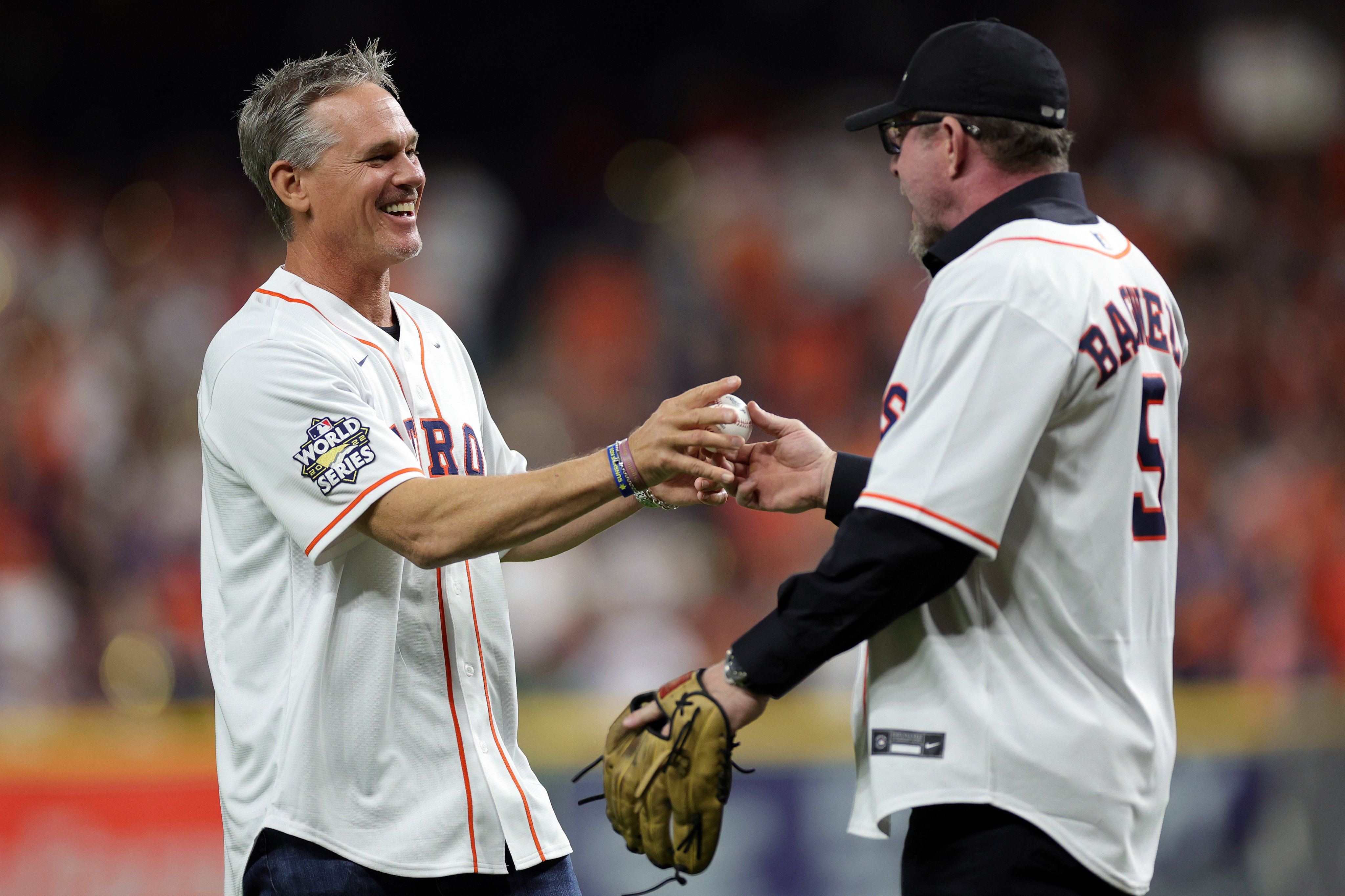 FOX Sports: MLB on X: Houston @astros legends Craig Biggio and Jeff Bagwell  throw out the first pitch before #WorldSeries Game 2 ⭐️   / X