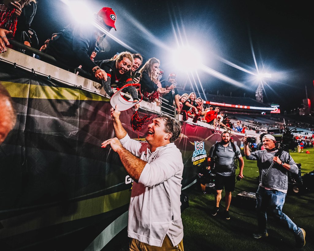GeorgiaFootball's tweet photo. 𝐁 𝐈 𝐆   𝐌 𝐎 𝐎 𝐃 https://t.co/bFN9Rdj3K6