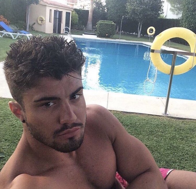 Pool Party?   https://t.co/HscRjraObX https://t.co/dJUK56vo8p