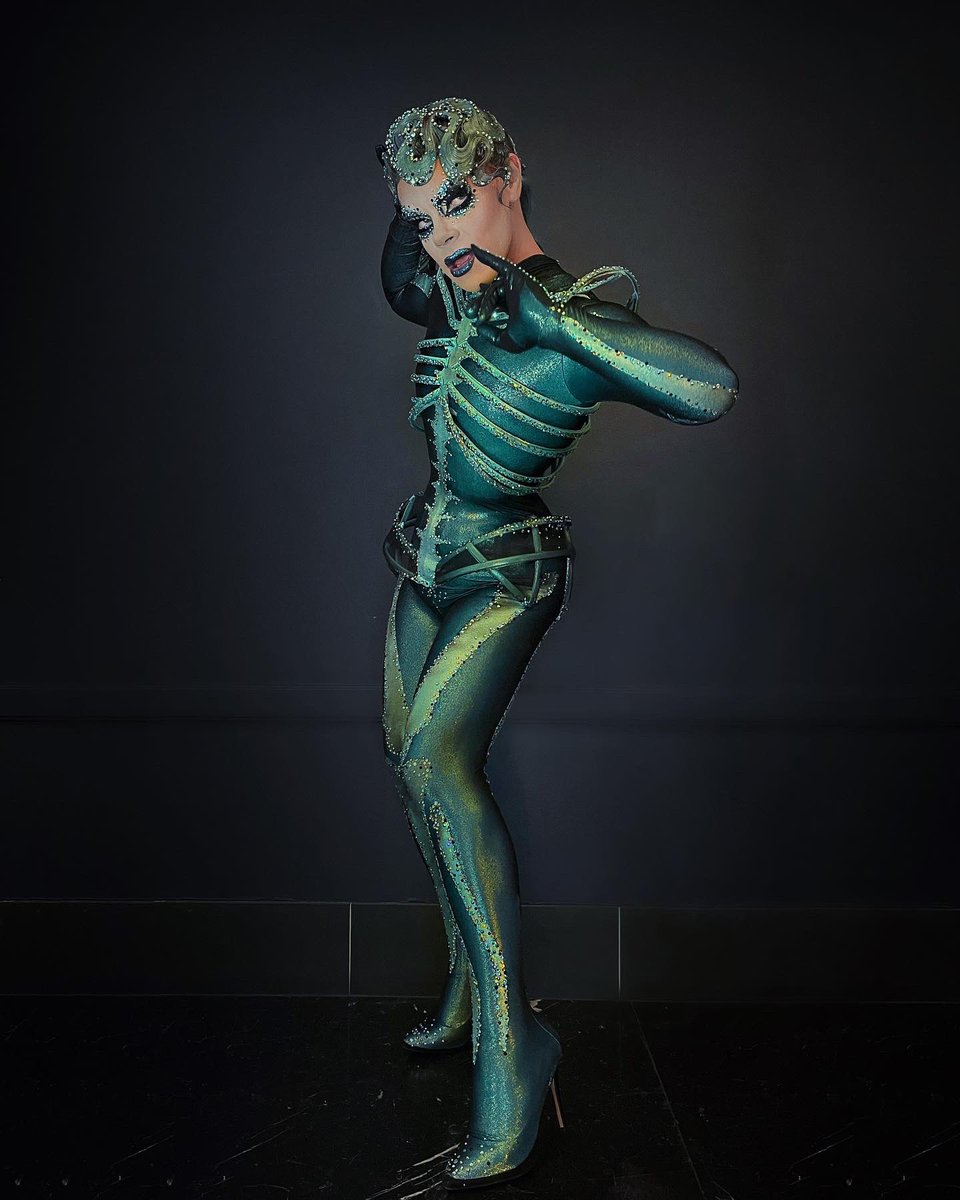 Give it a bone ploise!