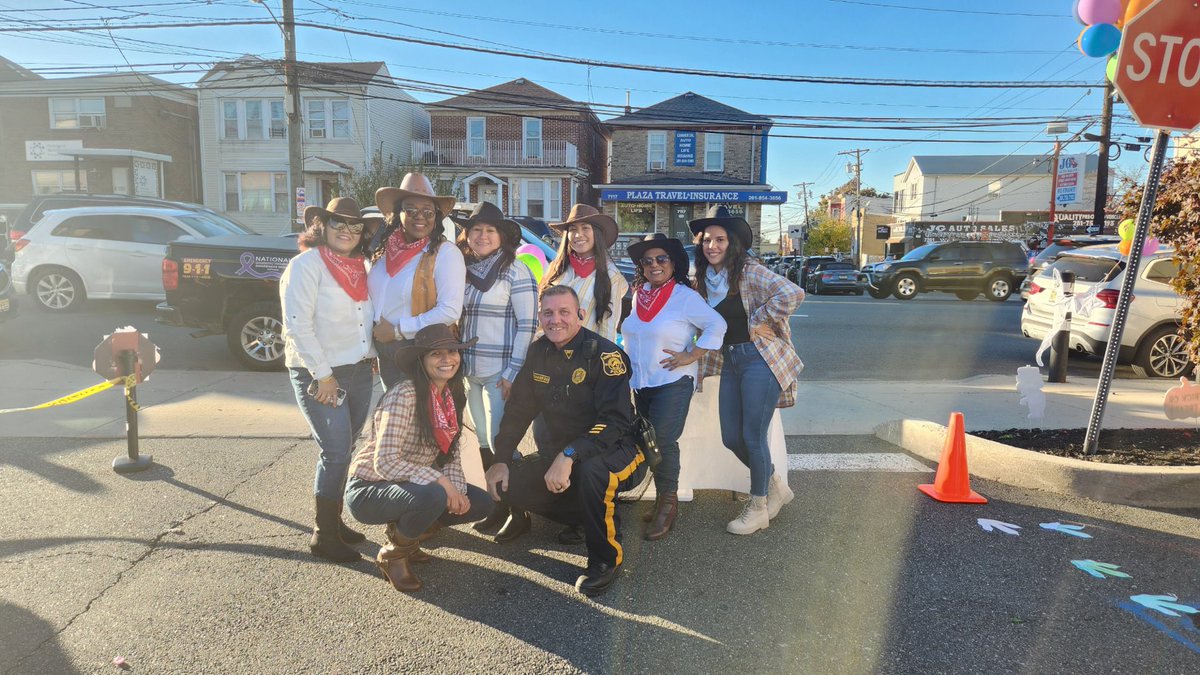 nbpolice's tweet photo. This afternoon, Detective Fleischhauer assisted The Learning Experience Day Care with their Trunk or Trick event. #NorthBergenPolice #PBA18 #PBA18A #TrunkOrTreat #nbpd #nj #newjersey #halloween #happyhalloween https://t.co/ri0TinI5SJ