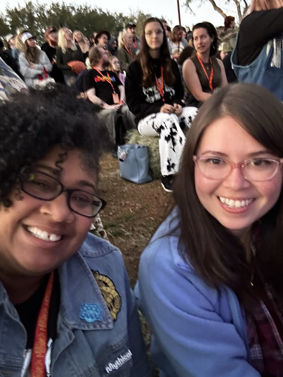 ErikawthaK's tweet photo. We may be sitting in mud but โฆ#werestillgood #mythicon2022 #rhettandlinklive https://t.co/YK6UOYDYVf