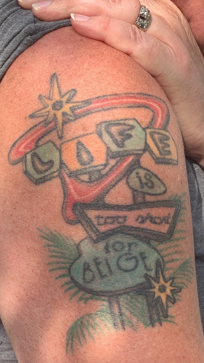 Remember folks, Life is too short for beige!
#lifeistooshortforbeige
#tattoo