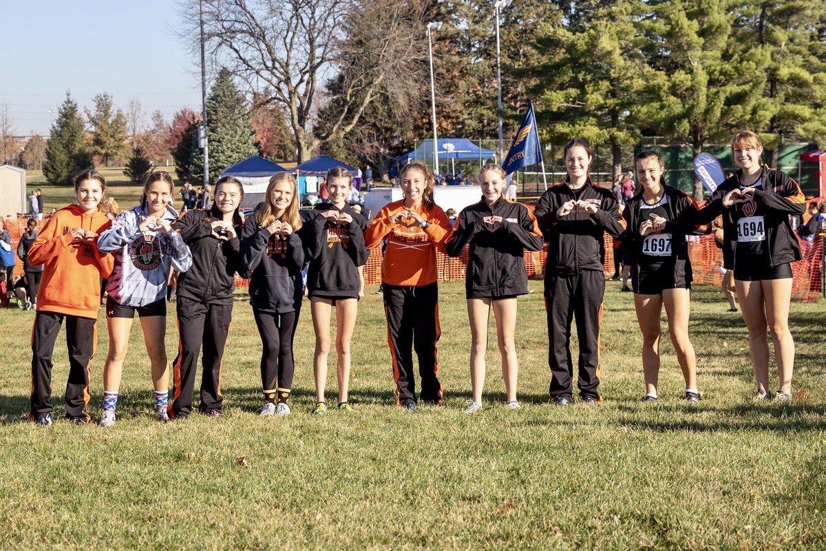 mbaxter091's tweet photo. Ready to run at Normal. Sectional Saturday. @MileSplitIL @WestWarriorsXC https://t.co/JuDJbeKu7h