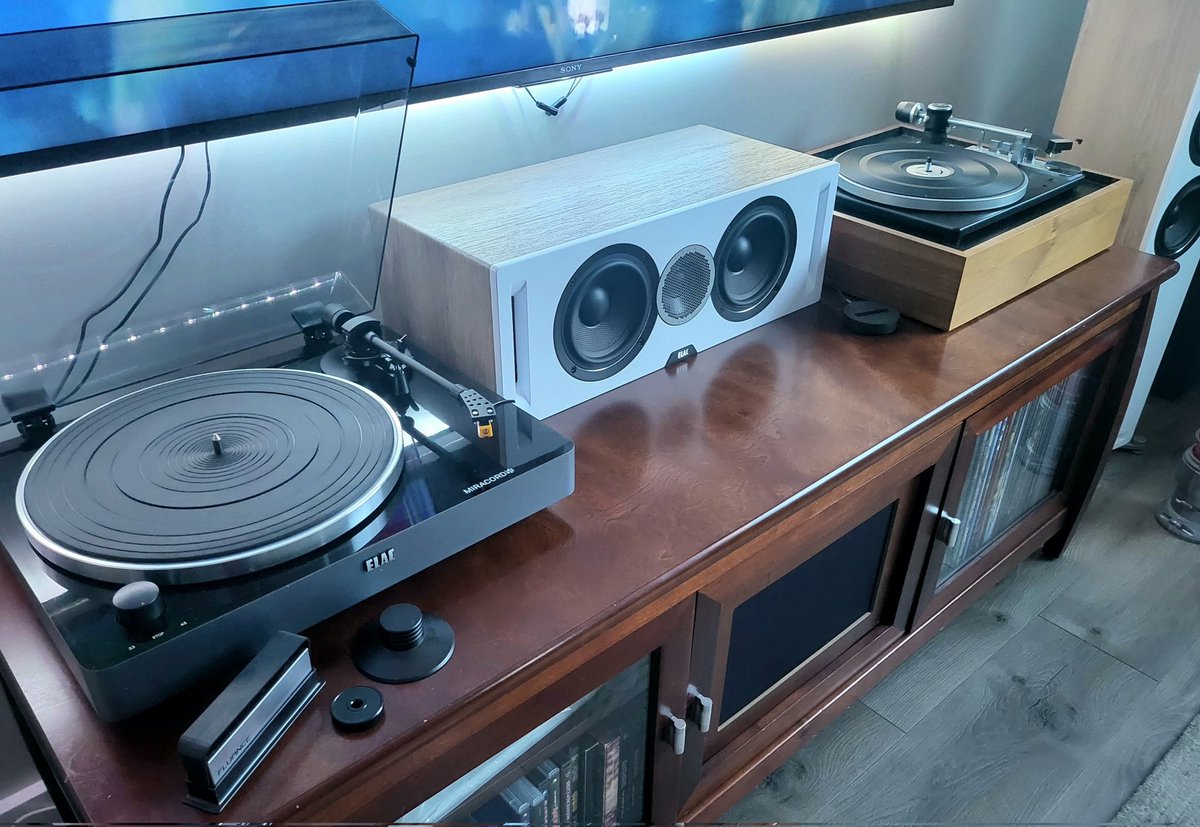MrRamonMaiden's tweet photo. The old and the new. Both awesome. Time to spin some #vinylrecords with @ELACaudio @ELACKiel @elac https://t.co/YDHzHzBhdT