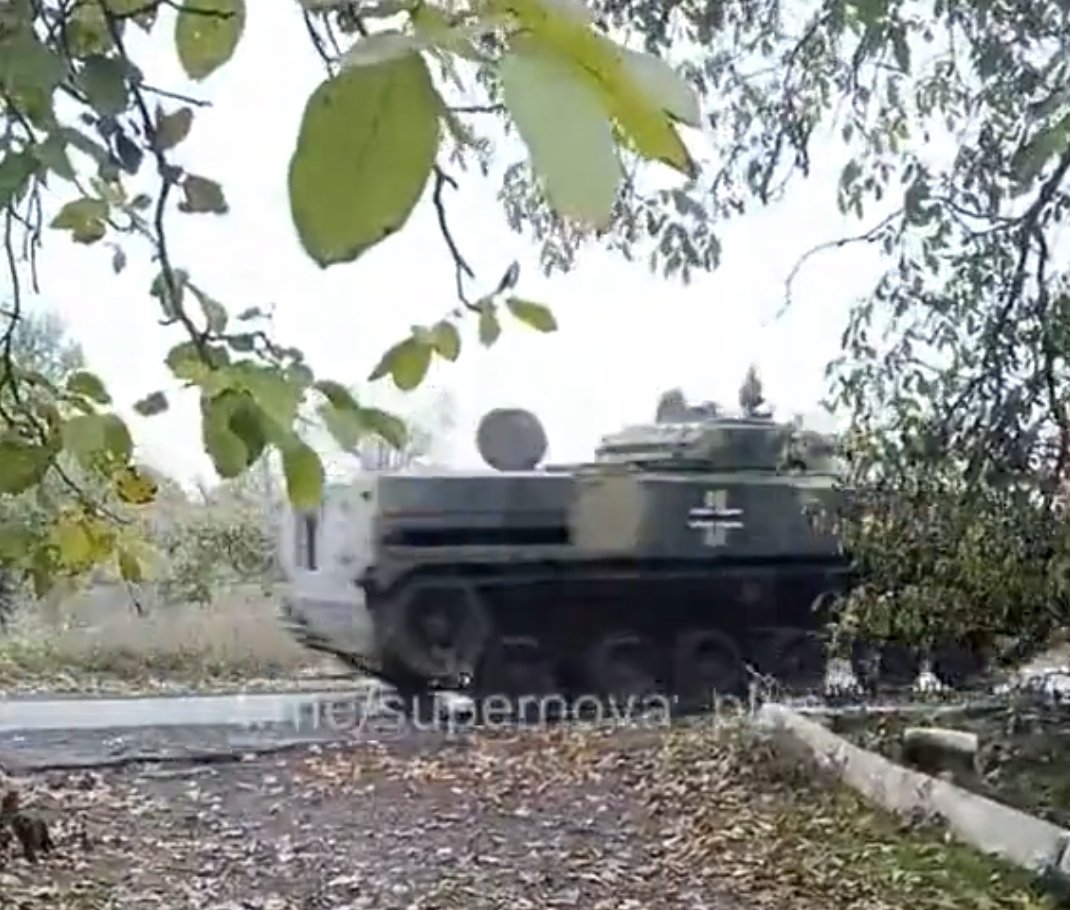 кресты на украинских танках. украинские танки. немецкие танки с крестами. украинский танк с крестом.