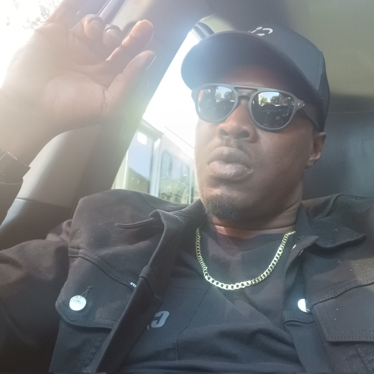 STAND ON ALL TEN NEVER PUT UR TRUST IN HOE'S