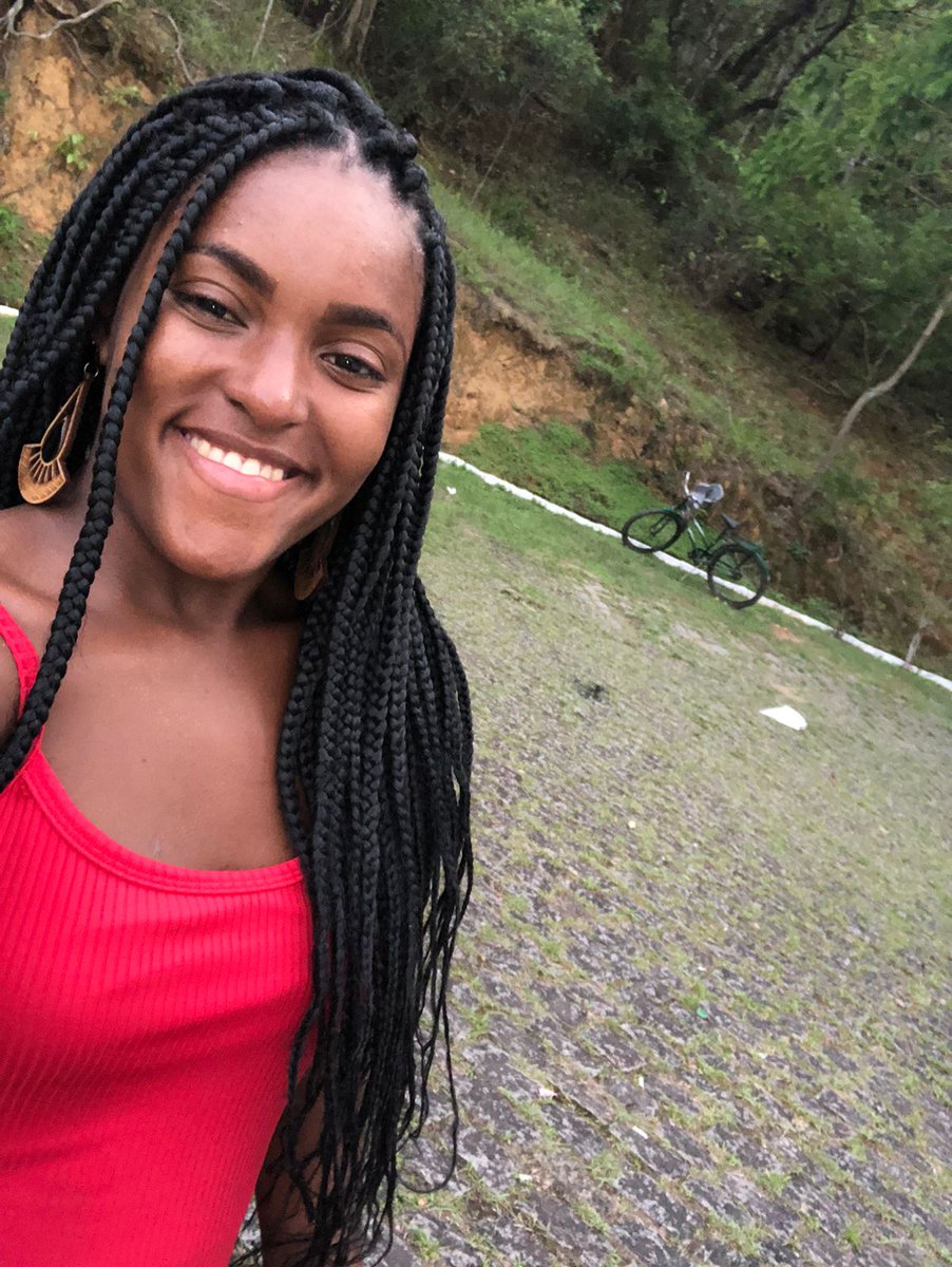 Abençoada, protegida, iluminada, feliz, grata pela vida.✨❤️