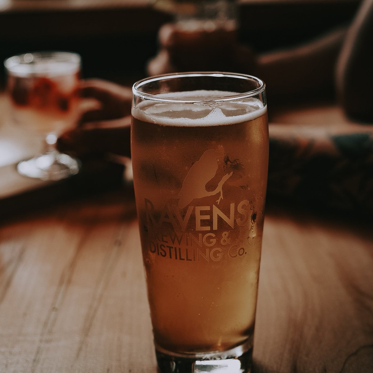 Pour it up🔥

Nothing like a cold beer to start this Saturday evening! What are you weekend plans? Let us know below! ⬇️ ⬇️

#ravensbrewing #craftbeer #saturday