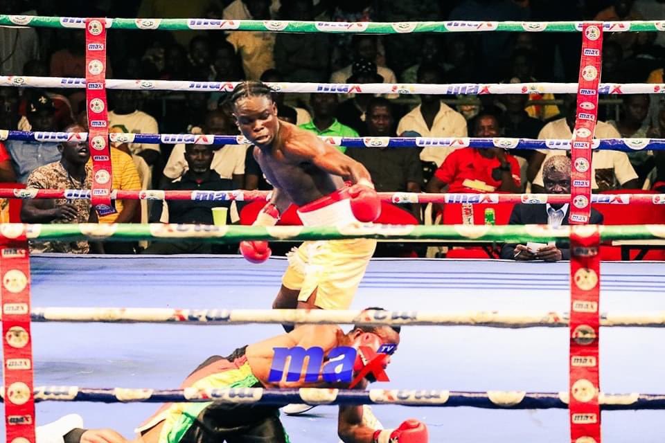 GhanaBoxing's tweet photo. We've witnessed a stunner! Eric Quarm (black trunks) who has been impressive in the league so far, was stunned by Samuel Quaye, after being knocked down 2x.

#GBA
 #BoxingNews
 #GhanaBoxing
 #DeluxyProfessionalBoxingLeague
#fightnight16 https://t.co/VpCXLD7kYN