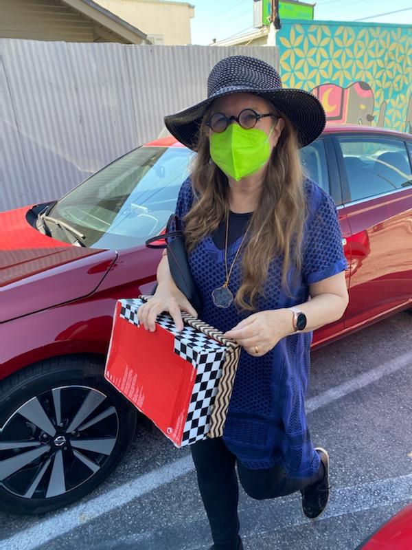 JanetFitch323's tweet photo. A trip to the post office to mail my @votefwd letters to low-frequency Dem voters!  Get that ballot off the kitchen counter and Vote! #BigSend #voteforward https://t.co/fsBGrYHLZ3