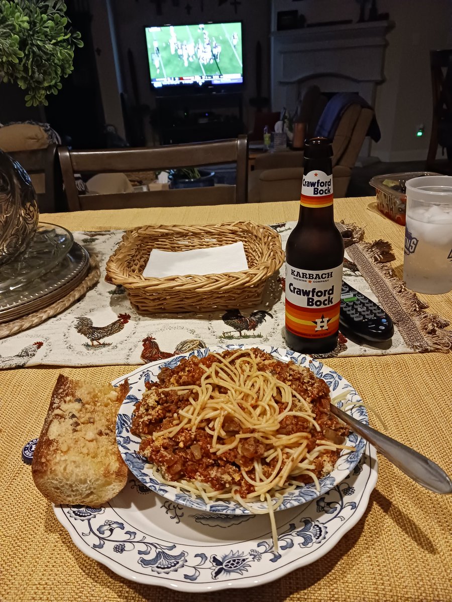 Let's go @AggieFootball & @astros!
Fueled up for takeoff. 
Got my #FightinTexasAggie hat & #SpaceCity jersey to support both teams tonight. 
Dinner is homemade spaghetti  bolognese & garlic butter bread washed down with @karbachbrewing #CrawfordBock.
#LevelUp #Gigem 👍🏽
🍝🍺🌶🧀🥖