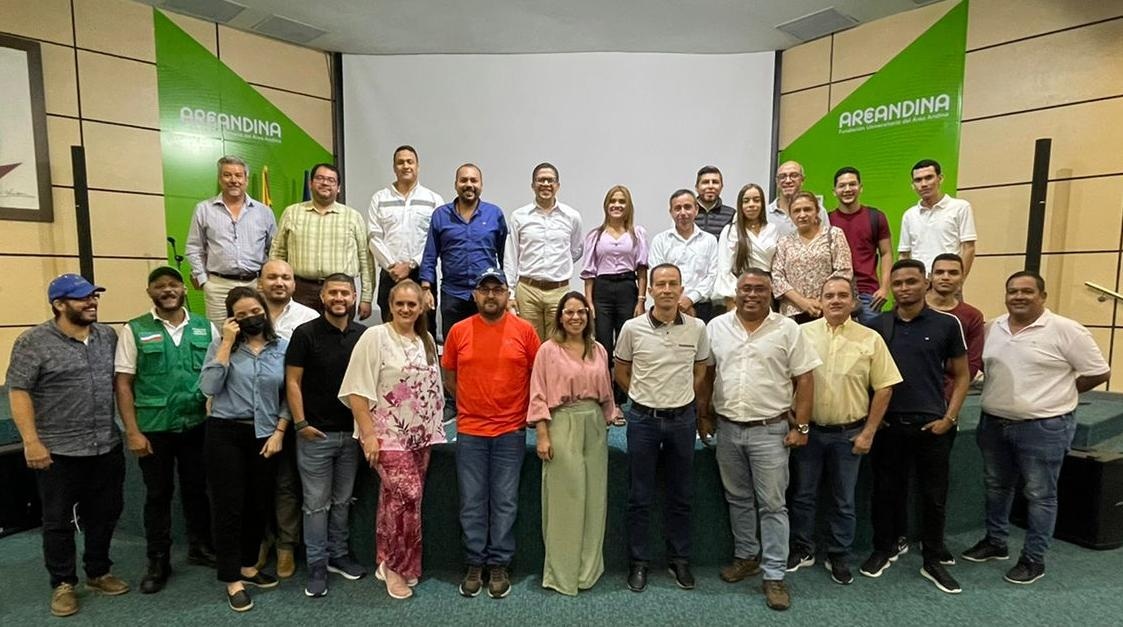 luis_maestre77's tweet photo. 🇨🇴💦𝗖𝗼𝗻 𝗲́𝘅𝗶𝘁𝗼 𝘀𝗲 𝗱𝗲𝘀𝗮𝗿𝗿𝗼𝗹𝗹𝗼́ 𝗲𝗹  𝗙𝗼𝗿𝗼 𝗱𝗲𝗹 𝗔𝗴𝘂𝗮 “𝗥𝗶́𝗼 𝗖𝗲𝘀𝗮𝗿 𝘆 𝗥𝗶́𝗼 𝗚𝘂𝗮𝘁𝗮𝗽𝘂𝗿𝗶́”,En el marco de la semana de la ingeniería de la Fundación Universitaria del Área Andina sede #Valledupar #Colombia #Agua @ErneyGalvan @aidasanes https://t.co/8qg8DaVhCC