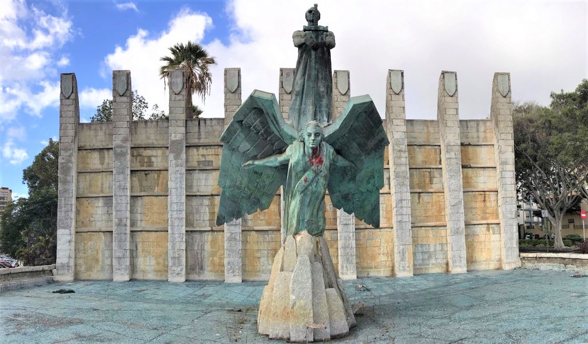 anluma99's tweet photo. La ley de memoria democrática se sigue incumpliendo con el Monumento a Franco en Santa Cruz de Tenerife, levantado con motivo de la campaña propagandística de 1964, “ 25 años de paz”: la mayor realizada en toda la historia de la dictadura https://t.co/CETOcLi9Th