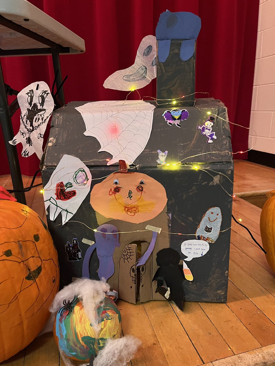 StLeonardOCSB's tweet photo. Happy Halloween 🎃 https://t.co/OmVIEDOvpU
