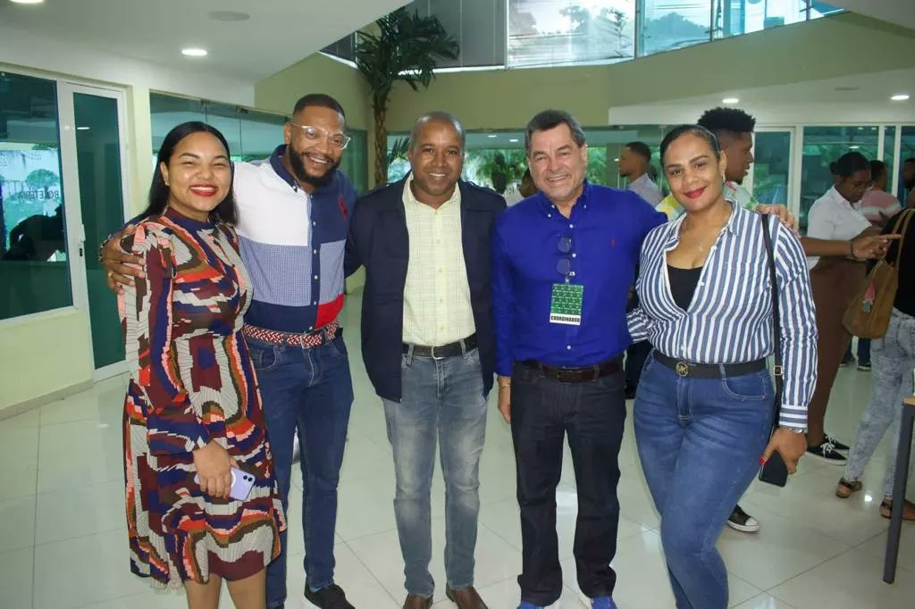 Hosmincastillo's tweet photo. Seminario de Participación Política "Visión Futuro"
Temas:
-Marketing digital.
-Liderazgo y comunicación.
-Formación política.
#LeonelFernández
#PolonSÍto
#FPComunica
#FPDigital
#FuerzaMujerdelPueblo
#FuerzaJovendelPueblo
#FuerzaDelPueblo
#SeguimosCreciendo https://t.co/DunYiGWzEv