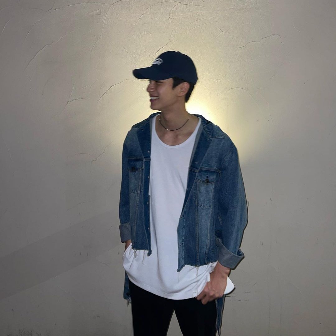 ᅠ
ᅠᅠ     
⠀⠀⠀⠀𓆗 — FUTlL3.⠀ 

ᅠᅠᅠ