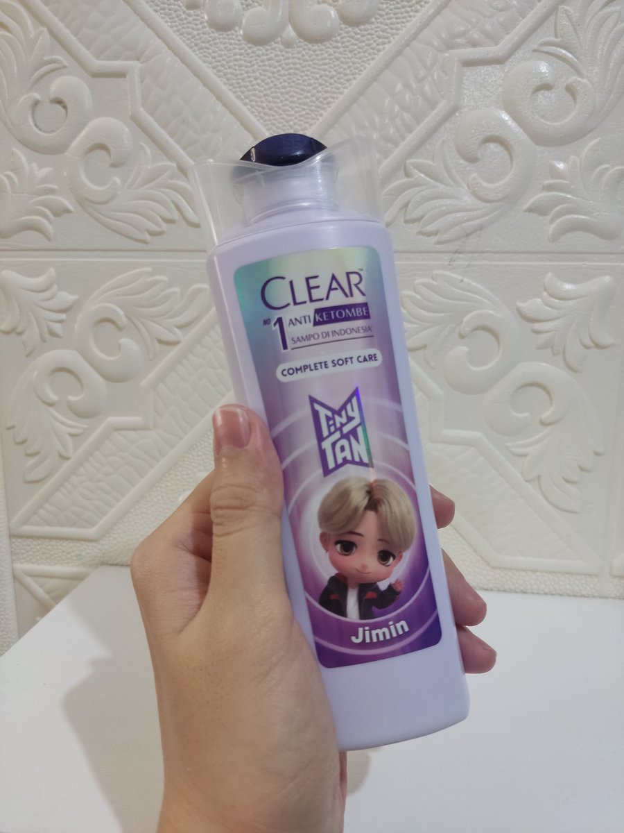 merryrhie's tweet photo. Finally Launching jugaaa yg ditunggu tunggu!!!😆 Shampoo Clear Complete Soft Care Tiny Tan BTS yg pasti packagingnya gemesin banget! pengen punya semua variannya dong klo kek gini!😍 dijamin makin rajin keramas deh.. love bangettt❤ https://t.co/JEgEjCmtbN