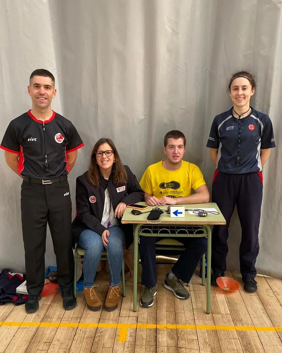CNaBaloncesto's tweet photo. El camino es mejor si lo hacemos juntos 😉
"Itinerario ENaB" 👣 #ProyectoItinerario #DTA 
📝⏱️⏰🏀🖤 #TercerEquipo ⛹️‍♀️⛹️⛹️‍♂️ #JDN 
🏆 Juegos Deportivos de Navarra 2022/23
#Arbitros #Baloncesto #RefereeLife #CNaB
#ENaB #FNBaloncesto #PdvoAzpilagaña https://t.co/Tgm6JYvVVj