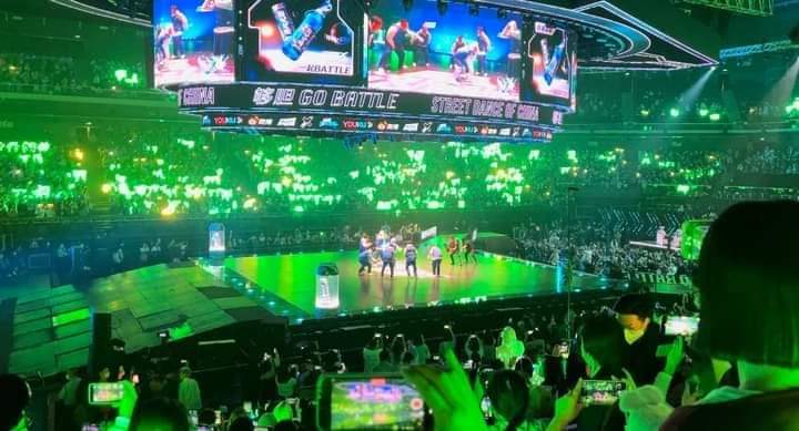 MelodyWYB85's tweet photo. #SDC5Final 🕺💃
Green Ocean For Our #CaptainYiboSDC5 👑

STREET DANCE MASTER WANG YIBO 

#WangYibo王一博 
#WangYiboSDC5 
#WangYibo 
#CaptainYiboSDC5 
#CaptainYiboSDC5final 
#StreetDanceOfChinaS5 💚💫❄️ https://t.co/rAHnIzrRLu