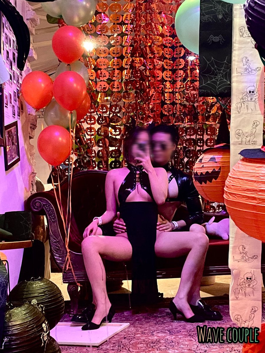 좋은 기회에 좋은 분들 많이 만나뵈서 너무 좋았습니다!! 힘들게 올라온 보람이있네요 
인사 못드린 분들이 많아서 너무 아쉬워요ㅠㅠ 저희 커플은 항상 열려있으니 편하게 연락주세요!! (제 엉덩이 보시느라 눈이 피로 하셨을텐데 죄송함당~~!!)

#무즐라 #부커만남 #엉덩이