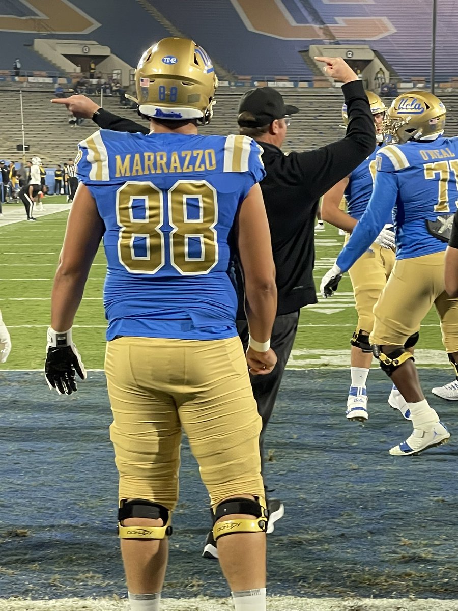 First Bruin to play TE and Center in the same game?? 🤷‍♂️😂