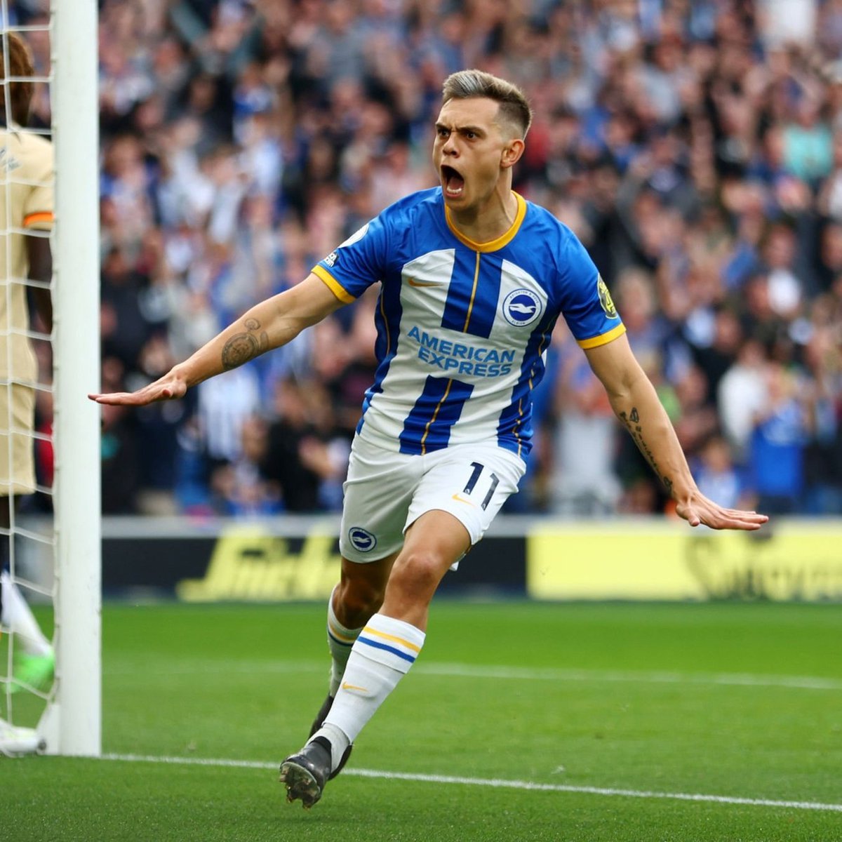 Trossard musim ini permainan nya gokil sih apalagi kalo ketemu tim big six

apakah musim depan akan dilirik sama big six 👀