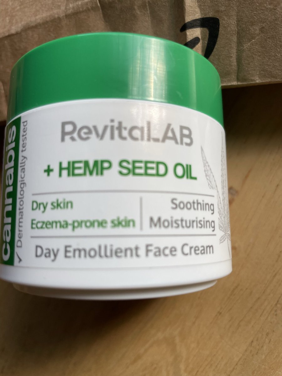 Deeply concerned about how an unidentified seller can gain access to my personal data &amp; send an me an unordered item !! 
<a href="/amazon/">Amazon</a>  <a href="/AmazonNewsUK/">AmazonNewsUK</a> 
#worrying