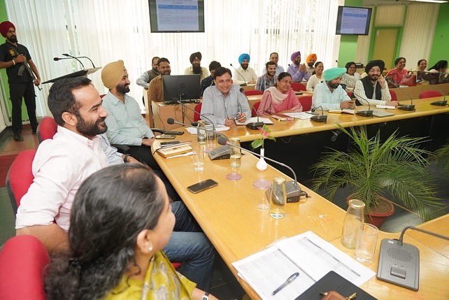 PbHigherEdu's tweet photo. Higher Education Minister @meet_hayer during a meeting with the Principals of all the government colleges of the state at MGSIPA &amp; said that the infrastructure of government colleges is being strengthened to provide quality higher education to the youth of the state. https://t.co/N75uPXo6Nh