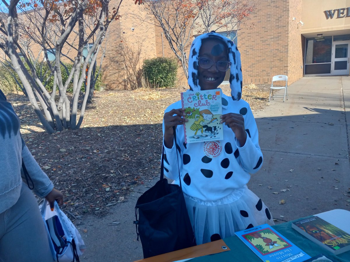 LFCMinnesota's tweet photo. @Legacyfamilycenter is excited to share that it exceeded its goals of giving out children's books. We were visited by a black/white dog, three cats, a butterfly, and a red car to drive them around at the Halloween event in Brooklyn Park. #literacy #Children https://t.co/xRkHLLJ8t1