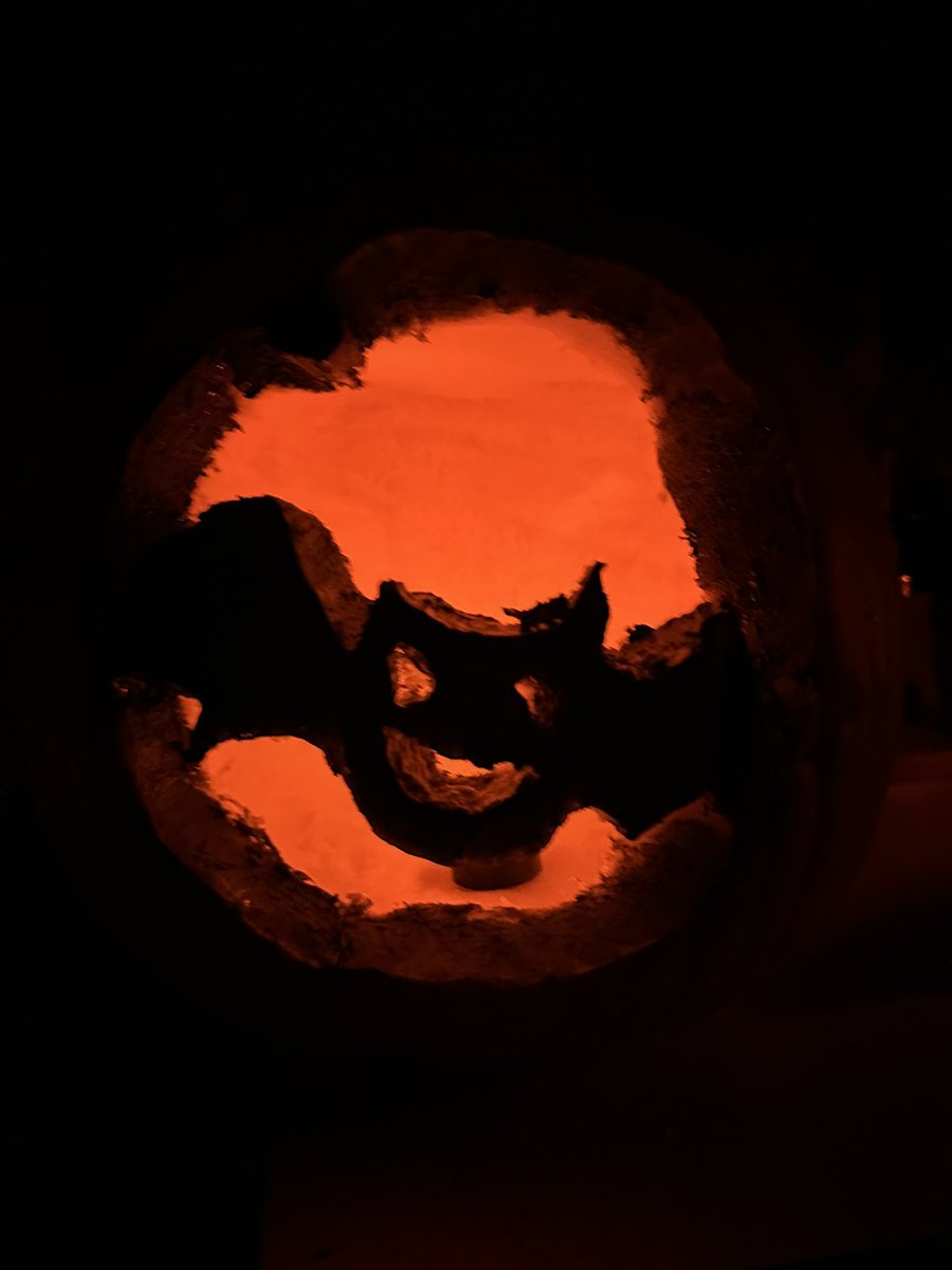 megel's tweet photo. Halloween 🎃🎃🎃🎃 https://t.co/MhEDHCukYh