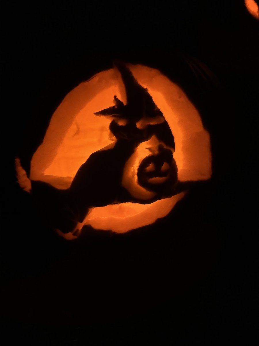 megel's tweet photo. Halloween 🎃🎃🎃🎃 https://t.co/MhEDHCukYh