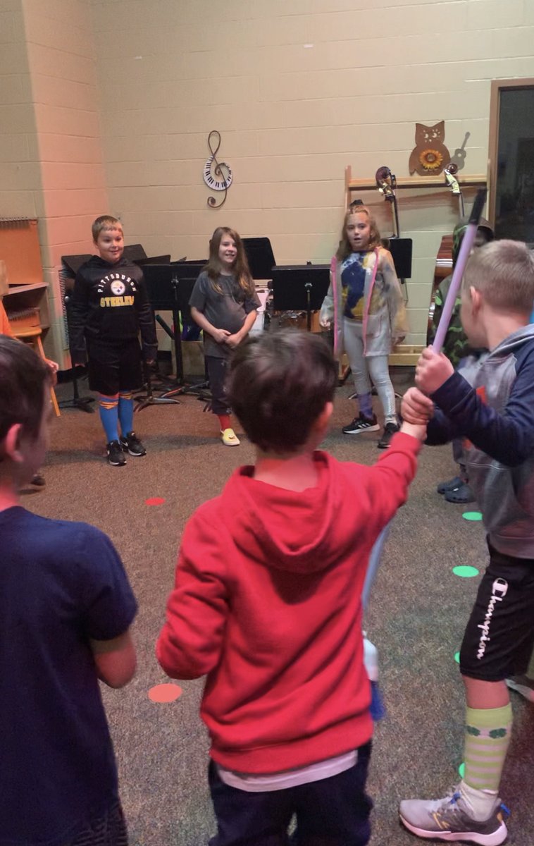 lisa_strings's tweet image. The Baker music classes had a fun time celebrating Halloween this past week...Pass the Witch&apos;s Broomstick, Spooky Skeletons with boomwhackers, composing/performing Halloween rhythms, the Pumpkin Bones song, writing/performing a story with spooky sound effects, and so much more!