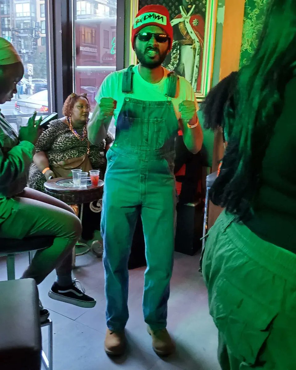 jeevzb90's tweet image. Doc&apos;s Da Name 2022 @therealredman #jeevzb #redman #funkdoc #docsdaname2000 #gillahouse #defsquad #hiphopbarcrawl #halloweencostume #regmopromo #ustreet #washingtondc