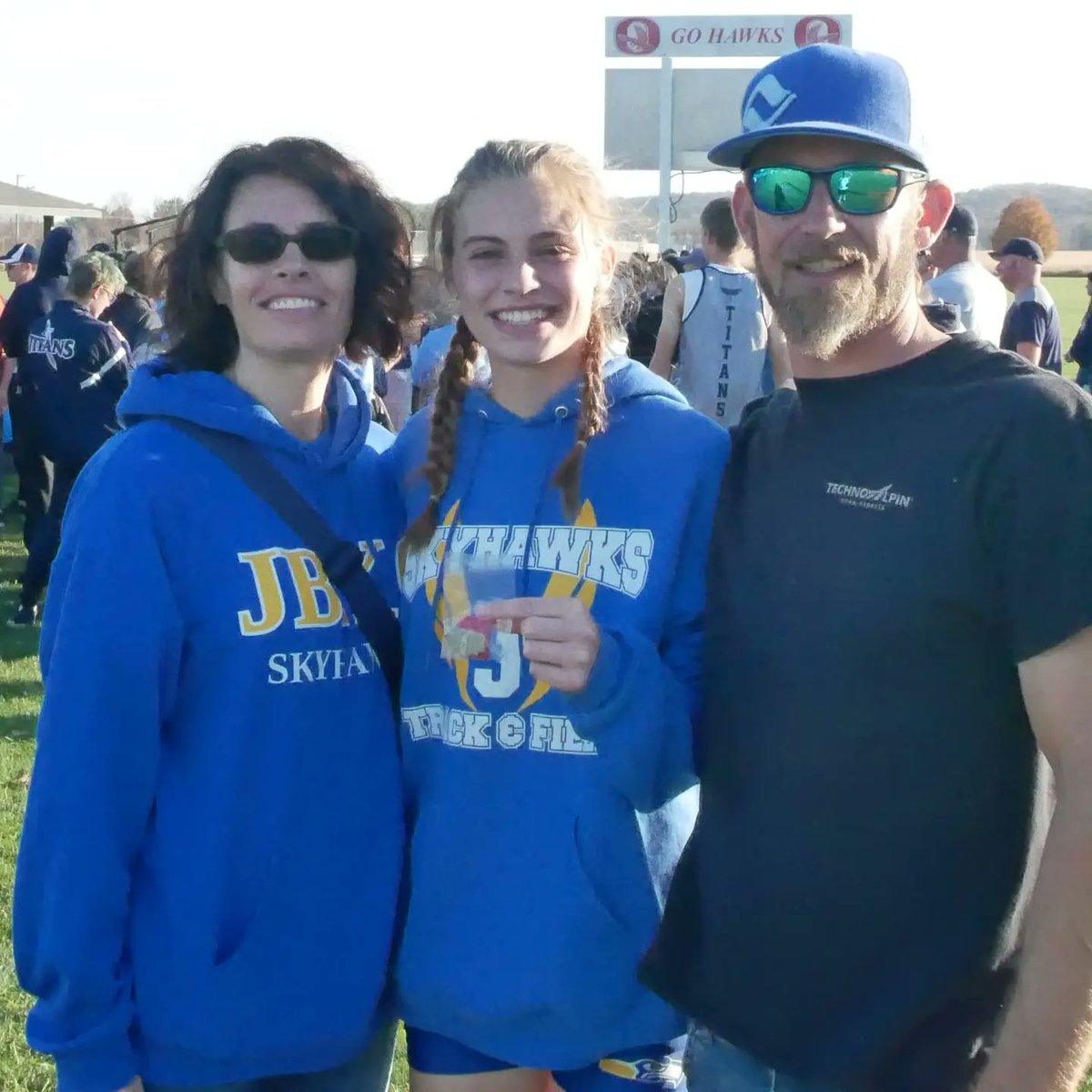 JBXCJohnsburg's tweet photo. Your Sectional runner-up and State qualifier with her biggest fans.
@jolene0418 https://t.co/JK3Rv9hMfk