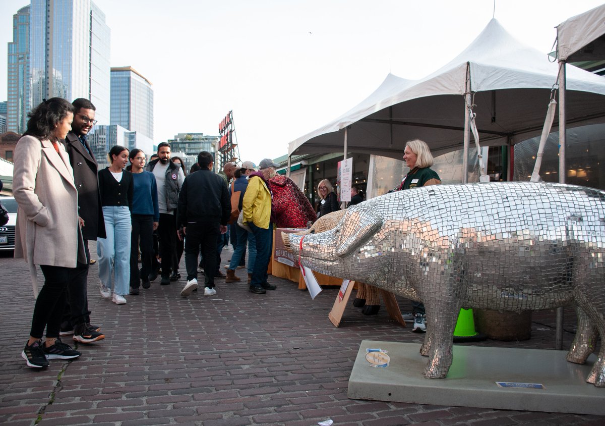 Thank you to everyone who visited Pike Place Market today to see the pigs and celebrate our 40th Birthday! It was so special to hear your fond memories of these porcine pals, and make some new ones as well!🎂🐷🎉