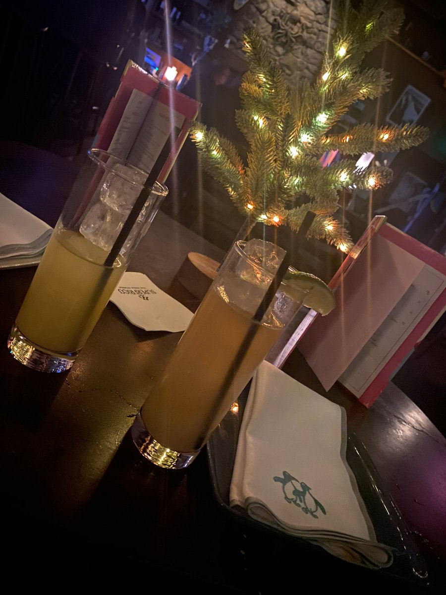 only1leesh's tweet photo. After a long and very exciting #Firstsigning my wife @LT_Tatted and I #LoveNvegas we needed some US time @Cosmopolitan_LV #skilodgebar #drinks https://t.co/YtqKnCAdkl
