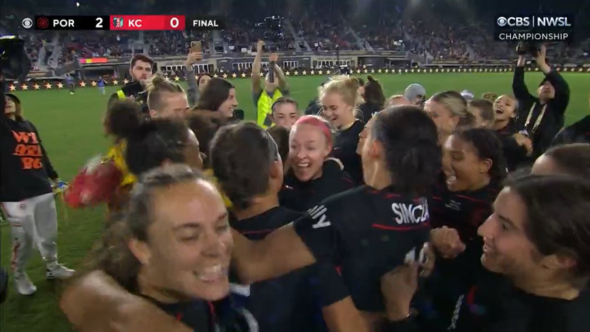 StumptownFooty's tweet photo. CHAMPIONS, BABY!!! LET'S GO THORNS!
#BAONPDX https://t.co/fFi9ZPWmRp