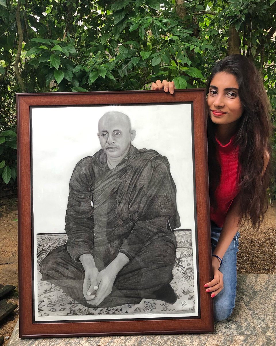 Thisali102's tweet photo. To Japan 🇯🇵✈️
.
.
.
.
.
#commission-work #Pencildrawing #Japan #SriLanka #Lovers #Anniversary #Birthday https://t.co/42QmKkzgu3