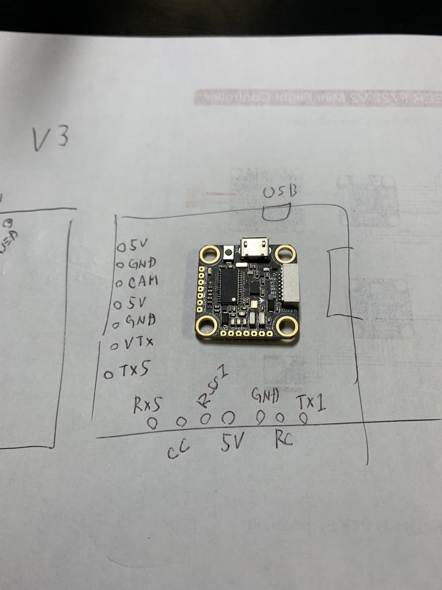 Foxeer F722 V3
なかなか扱い難そうだ。
VCCはソケット下の端子から
取るしかないのか？