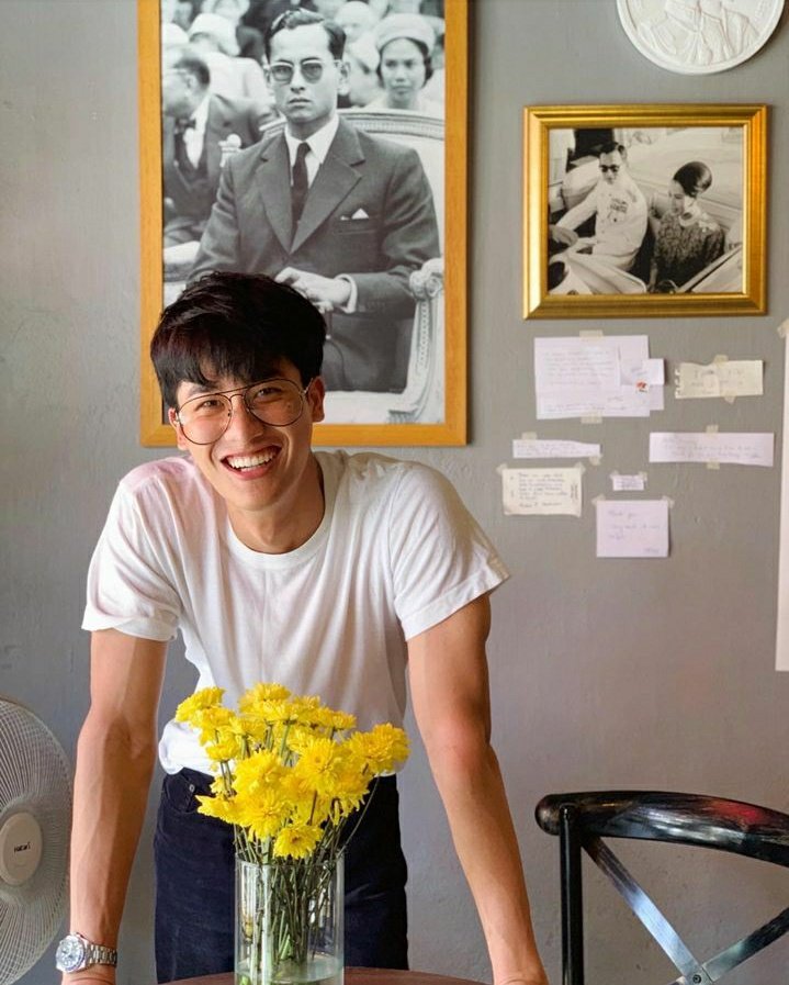 tawan_memories's tweet photo. 🗓️ 3 years ago
#รูปนี้แม่ถ่าย สดใสได้แม่ เพราะพาแม่ไปเที่ยว อย่าลืมชวนคนที่บ้านไปเที่ยว แล้วมาโชว์รูปที่พ่อแม่เราถ่ายกันนะครับ #Parentographer #APTHAI #TheAPWorld
#Tawan_V https://t.co/XJoTi9Zhhn