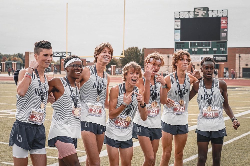 Boys Cross Country picked up the school’s first Boys Cross Country title today!! #HuskyNation #beGREAT